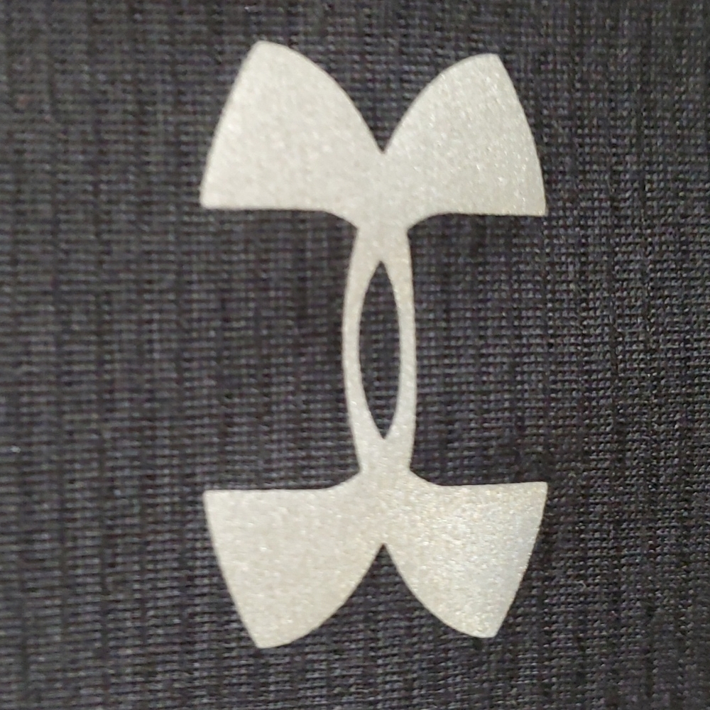 Under Armour Shirt - Picture 3 of 6